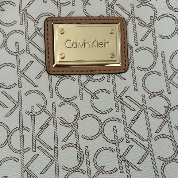 NWOT CALVIN KLEIN Top Handle/ Side Shoulder Monogram Purse - Picture 3 of 4